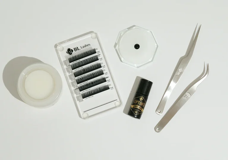 Finding the Perfect Lash Extensions Supplier: A Guide for Beauty Professionals