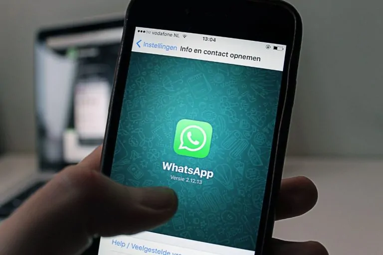 Best Practices for Utilizing WhatsApp Web to Streamline Communication and Boost Productivity in Remote Work Environments.